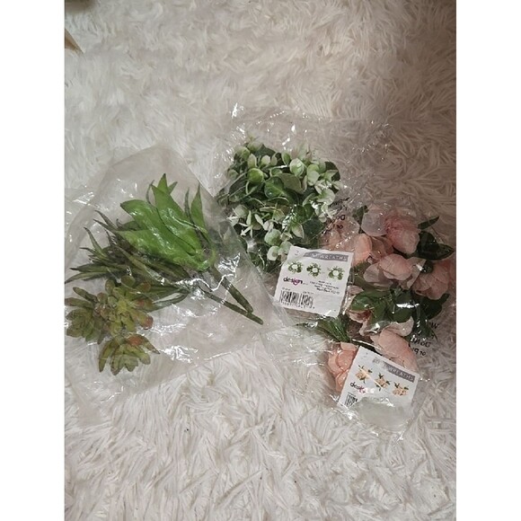 Hobby Lobby Other - Faux Floral Mini Wreth And Pack Stem Plant Pick Green White Reds Pink Colorful